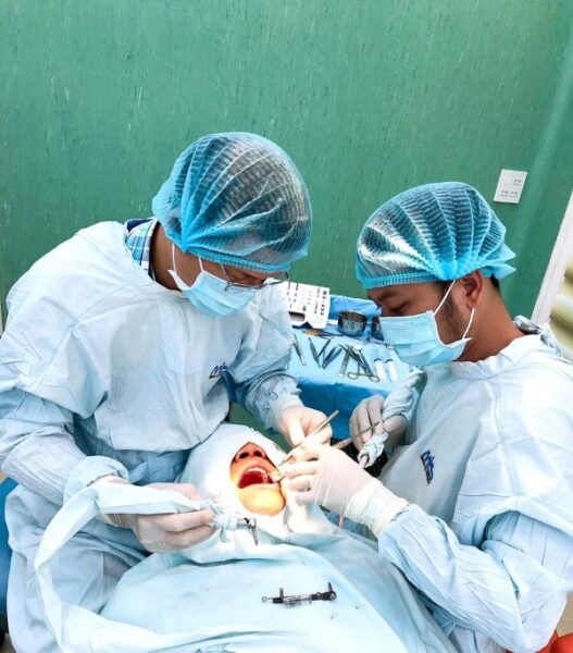 Kỹ thuật trồng răng sứ đẹp nhất ở Cần Thơ là kỹ thuật cấy ghép Implant