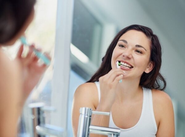 Làm sạch răng là cách để giữ răng luôn khỏe mạnh